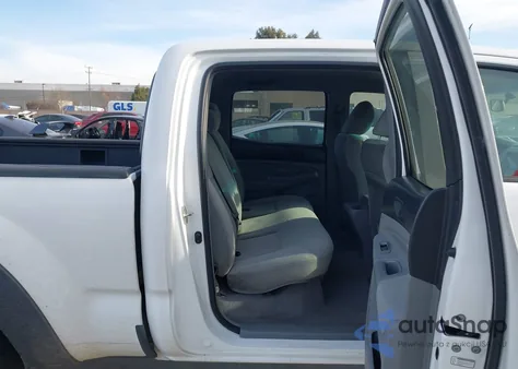 2011 Toyota Tacoma Base V6 z USA, uszkodzony, nr VIN 3TMMU4FN2BM031850